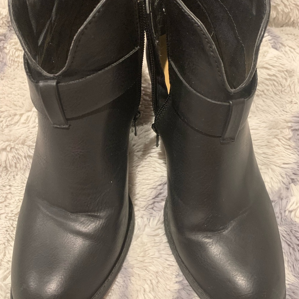 Womens xoxo black booties size 6 good condition